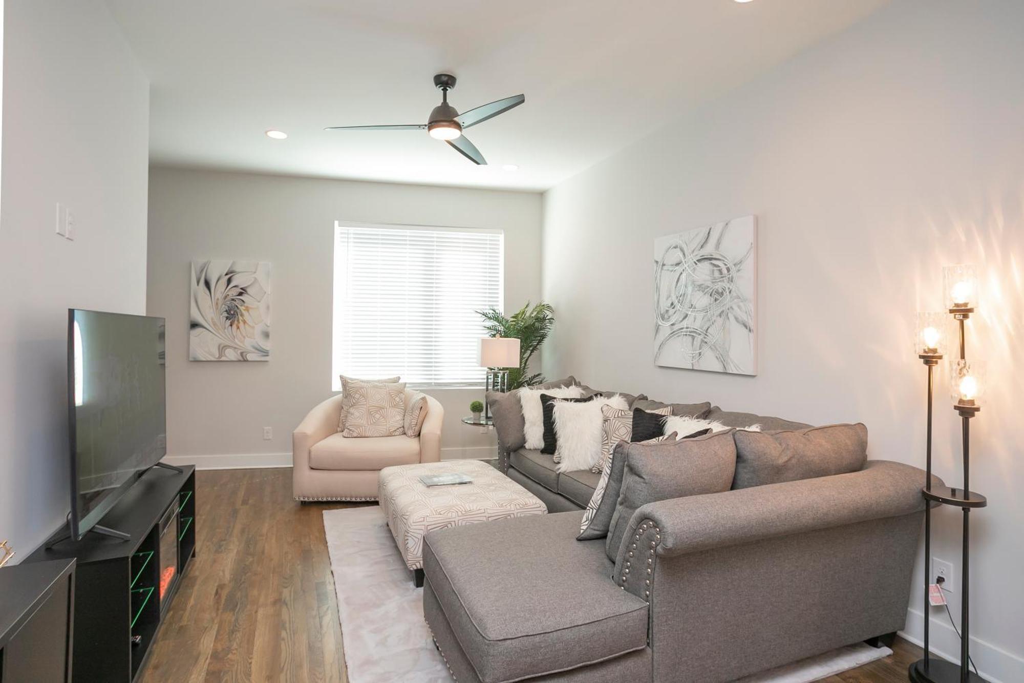 Luxury Townhome Skyline Views Mins To Dt Nashville Esterno foto
