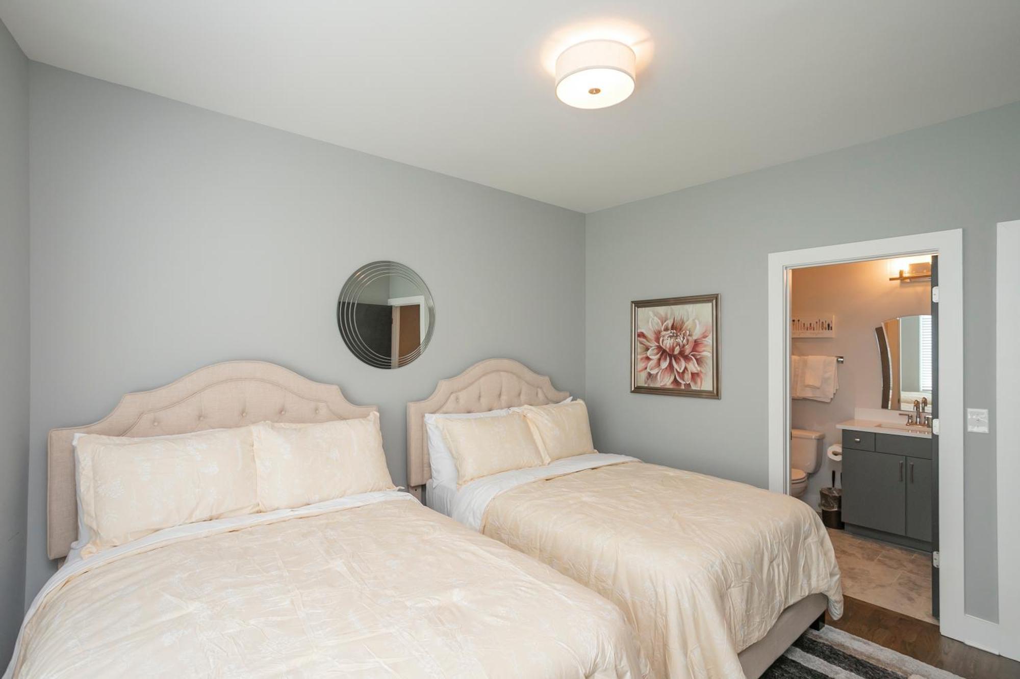 Luxury Townhome Skyline Views Mins To Dt Nashville Esterno foto