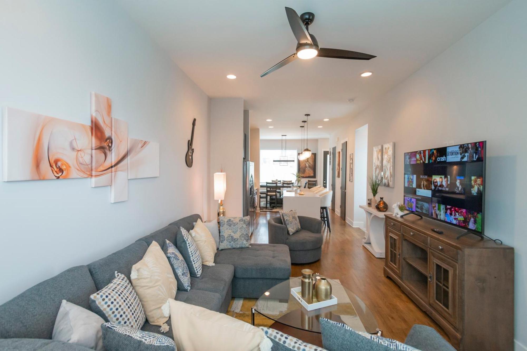 Luxury Townhome Skyline Views Mins To Dt Nashville Esterno foto