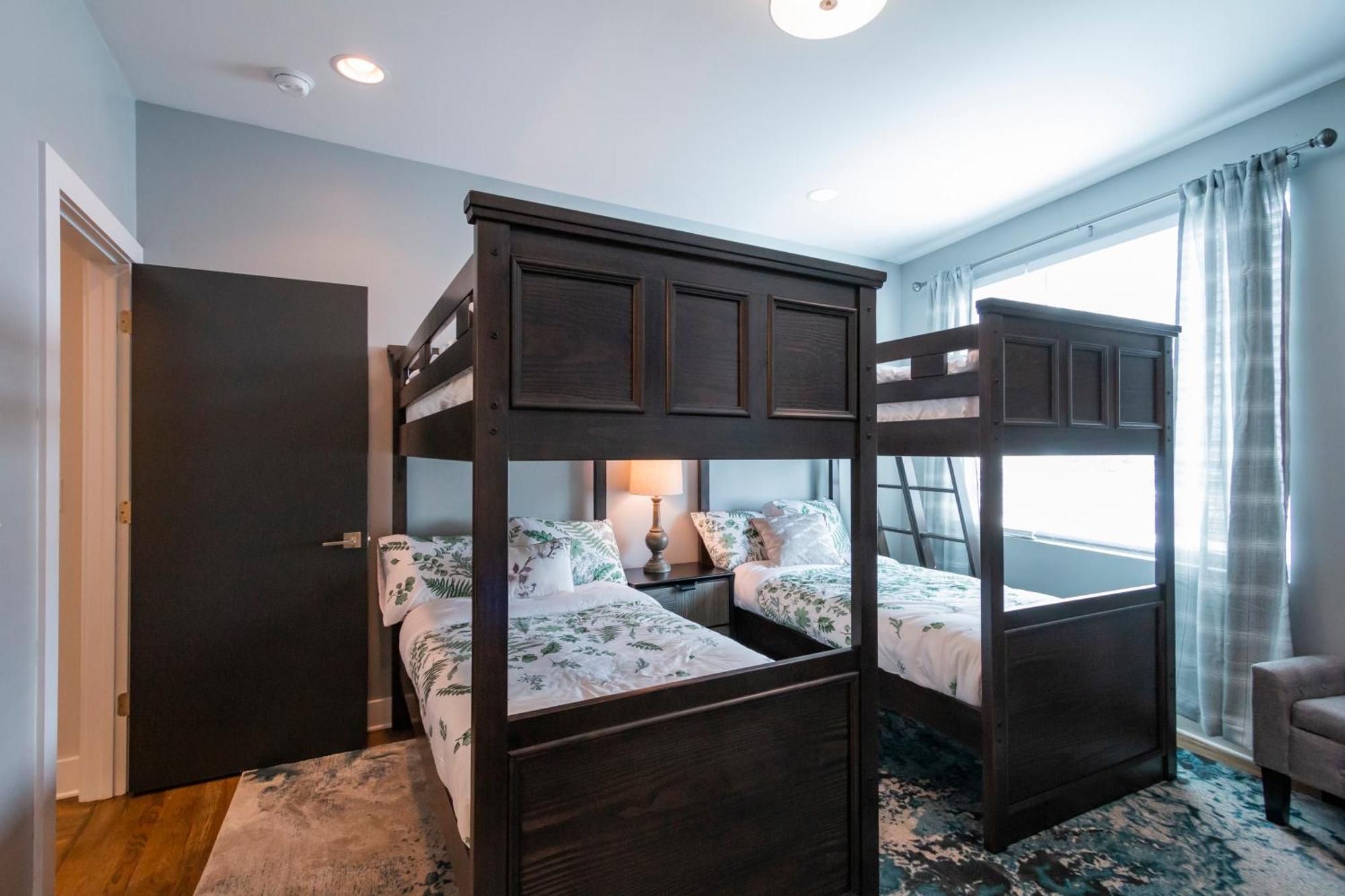 Luxury Townhome Skyline Views Mins To Dt Nashville Esterno foto