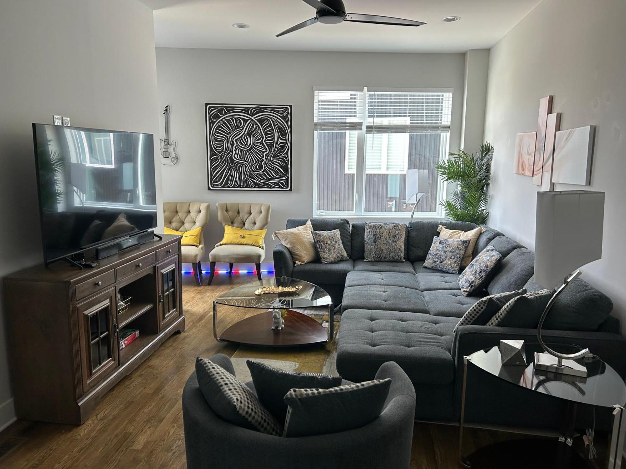 Luxury Townhome Skyline Views Mins To Dt Nashville Esterno foto